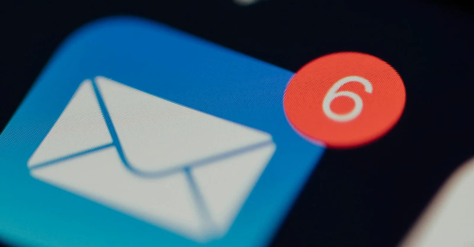 Mail app icon with six unread emails waiting for a reply